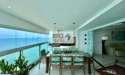 Aproveite o melhor do Guarujá com esta incrível oportunidade! Um apartamento reformado e de alto padrão, situado na icônica Praia das Pitangueiras.