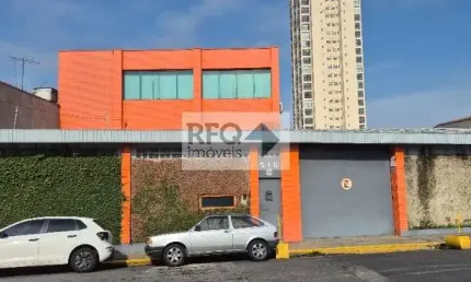 Espaço comercial amplo e versátil, ideal para a sua empresa! Com 3 andares bem distribuídos