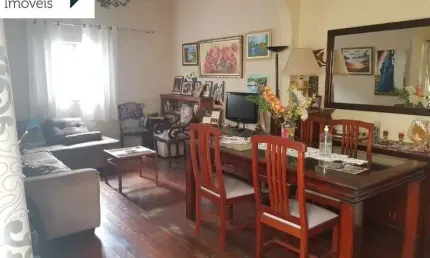 Casa à venda com 3 dormitórios  em uma localização bem privilegiada com fácil acesso a metro !!