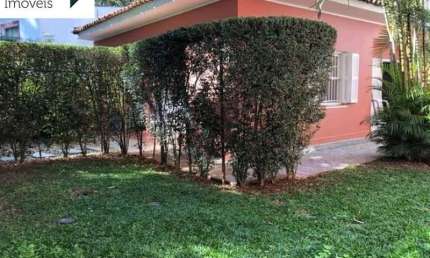 Casa linda bem localizada na Vila Nova Conceição, próximo ao Parque Ibirapuera  com 3 dormitórios!!