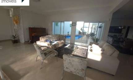 Lindo sobrado com área gourmet, churrasqueira e piscina no Bairro Jardim da Saúde!!