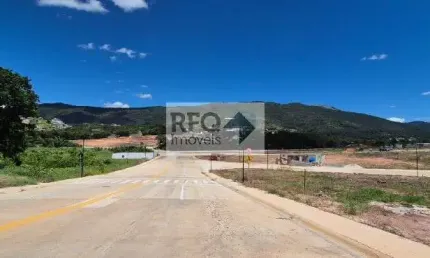 A união perfeita entre conforto e tranquilidade. Condomínio Ecoville I  na melhor localização de Atibaia.