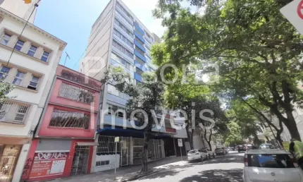 Apartamento 03 dormitórios com box na Duque de Caxias - Porto Alegre - RS