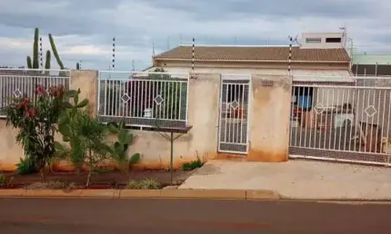 Casa com 2 quartos à venda no Jardim Casa Branca, Arapongas 