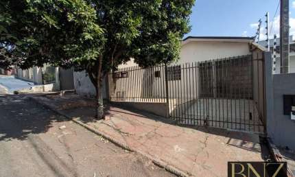 Casa com 2 quartos para alugar no Jardim Paulista, Arapongas 