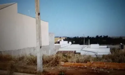 Terreno à venda no Jardim Vale das Perobas III, Arapongas 