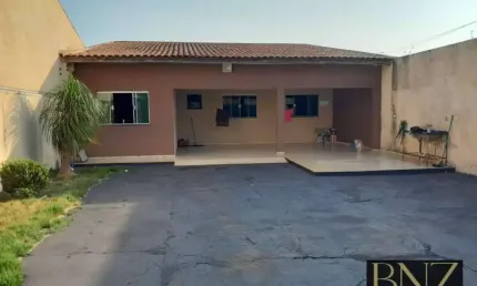 Aconchegante Casa com 2 Quartos e Garagem Coberta para 2 Carros!
