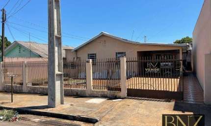 Casa Espaçosa com Edícula à Venda no Conjunto Padre Chico