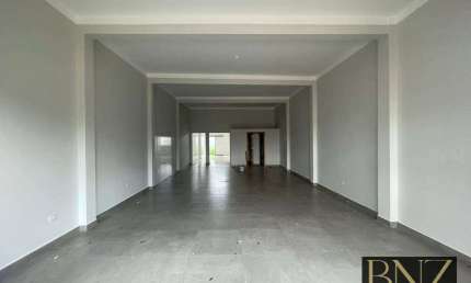 Sala Comercial à Venda e Locação no Vale das Perobas