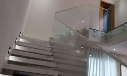 Impecável Sobrado à Venda no Jardim Mônaco: Luxo e Conforto em Cada Detalhe