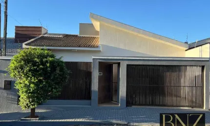 Encantadora Residência de 03 Quartos no Jardim Casa Grande