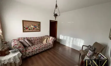 Sala Comercial para Locação na Esquina da Avenida Arapongas