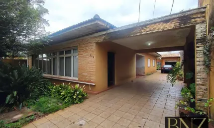 Imóvel Comercial ao Lado de Colégio: Oportunidade de Investimento!