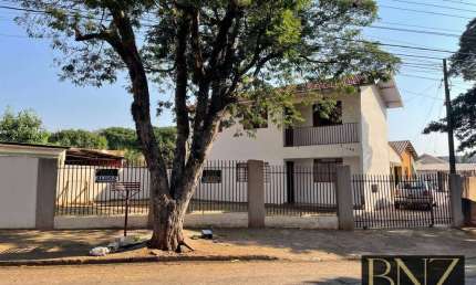 Casa com 2 quartos para alugar na Vila Triângulo, Arapongas 