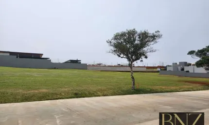 Terreno à venda no Parque Monterrey, Arapongas 