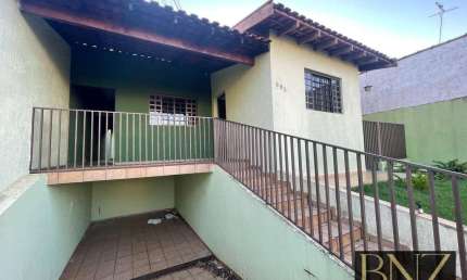 Encante-se com esta Casa com Edícula para Venda no Jardim San Raphael