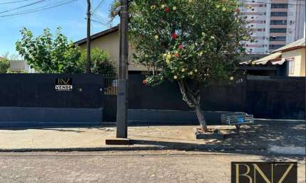 Casa com 4 quartos à venda no Centro, Arapongas 