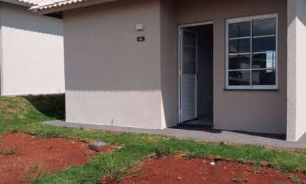 Casa com 2 quartos para alugar na Vila Triângulo, Arapongas 