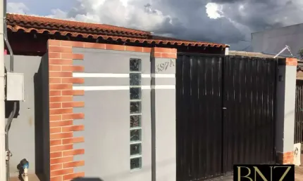 Casa à Venda no Jardim San Raphael 4, Arapongas, PR - Espaço e Conforto