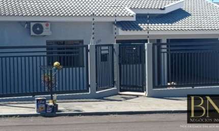 Imóvel à Venda no Jardim Santo Antônio - Espaço e Conforto para sua Família