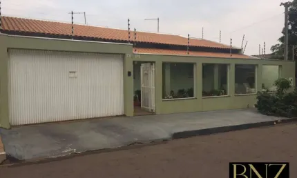 Casa à Venda no Jardim Panorama - Próxima ao Centro