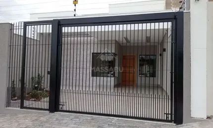 CASA COM DESIGNER MODERNO UMA OPORTUNIDADE PARA COMPRAR SEU IMOVEL NO JARDIM FREGADOLLI.