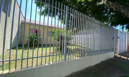 Casa com 4 quartos à venda na Rua Alberto Tissei, 37, Conjunto Habitacional Requião, Maringá