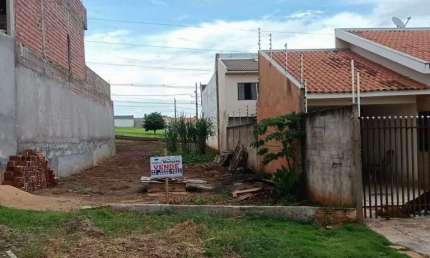OPORTUNIDADE DE INVESTIR EM TERRENO INTEIRO NO JARDIM ORIENTAL!