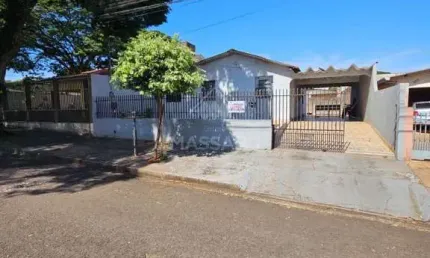 Casa com 3 quartos à venda na Rua Curió, 383, Conjunto Habitacional Sanenge, Maringá