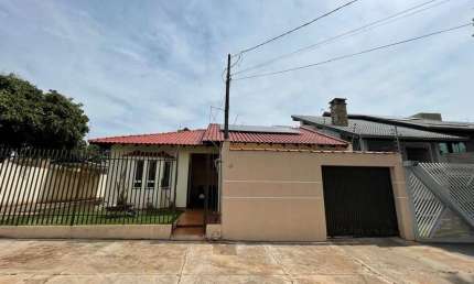 Casa com 3 quartos à venda na Travessa Indianópolis, 25, Zona 08, Maringá
