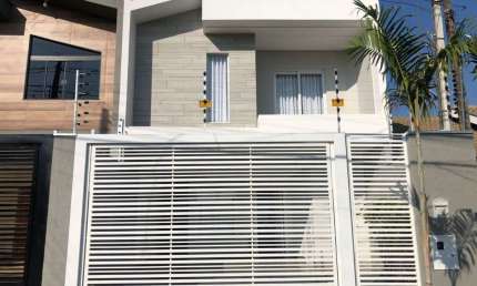 Casa com 3 quartos para alugar na Rua Pioneiro Joaquim dos Santos, Jardim Novo Oásis, Maringá