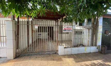 Casa com 3 quartos para alugar na Rua Peru, 304, Jardim Alvorada, Maringá