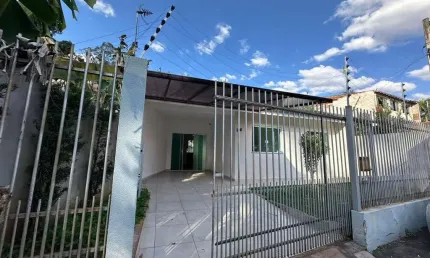 Casa com 3 quartos à venda na Rua Alencar de Oliveira Paiva, 102, Vila Esperança, Maringá
