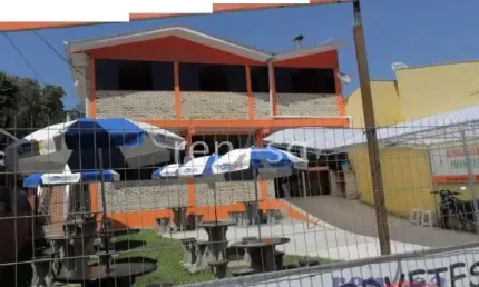 Casa comercial, 04 quarto(s), Santa Fé, Caxias do Sul  - 2556