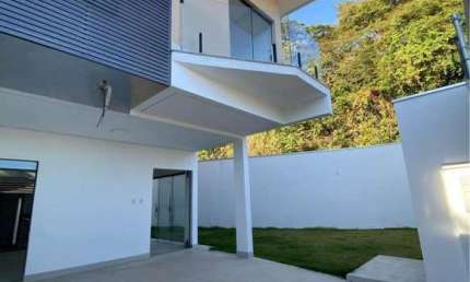 Casa Geminada Duplex Alto Padrão, 3Quartos, sendo 1 Suite -