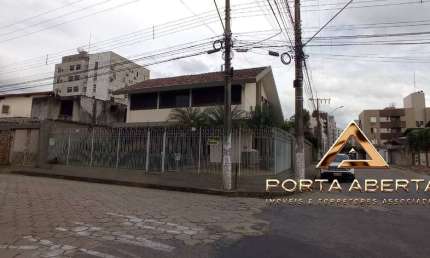 CASA DUPLEX COM 6 QUARTOS E ELEVADOR - B SANTA HELENA - COD 270