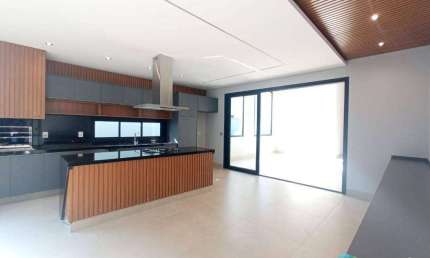 Casa com 3 dormitórios/Suítes à venda, 190 m² por R$ 1.700.000 - Vila do Golf - Ribeirão Preto/SP