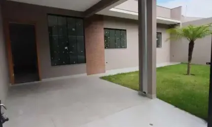 Casa térrea próximo ao hu zona leste, linda fachada e acabamento