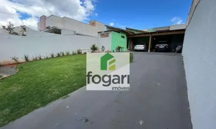 Casa com 3 quartos à venda na Rua Ermilino Nonino, 980, Jardim Guararapes, Londrina
