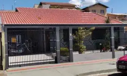 Casa com 4 quartos à venda na Rua Ermilino Nonino, 610, Jardim Guararapes, Londrina
