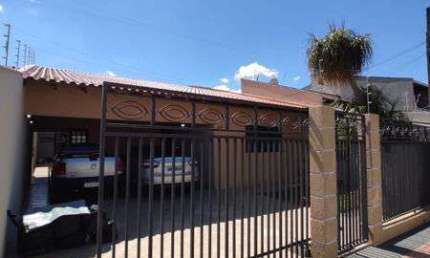 Casa com 3 quartos à venda na Rua Amaury de Oliveira e Silva, 163, Jardim Tarumã, Londrina