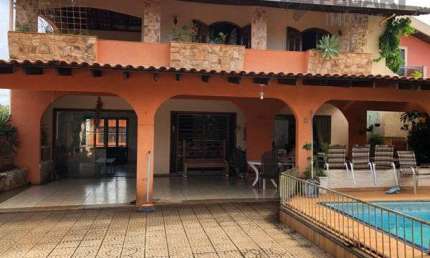 Casa com 1 quarto à venda na Rua Olavo Bilac, 199, Champagnat, Londrina