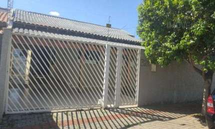 Casa com 3 quartos à venda na Rua Nerivaldo Floriano Silva, 326, Armindo Guazzi, Londrina