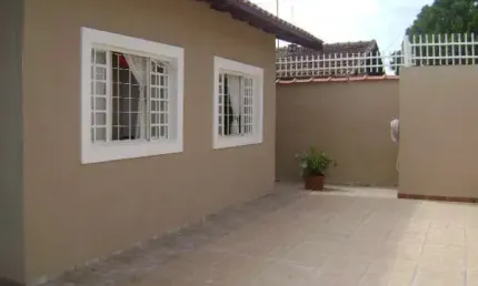 Casa com 3 quartos à venda na Rua Inhambu, 55, Aeroporto, Londrina