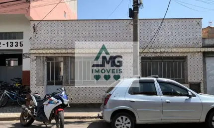 Casa para alugar na Rua José Henrique da Costa, Centro, Três Corações