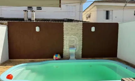 Casa para locação no condomínio Thina, no bairro Medeiros, em Jundiaí.