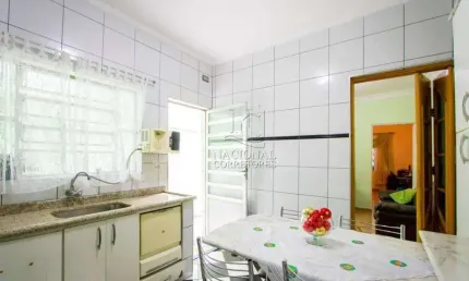Ótima casa térrea à venda no Parque Capuava – 2 dormitórios, área gourmet e 2 vagas de garagem