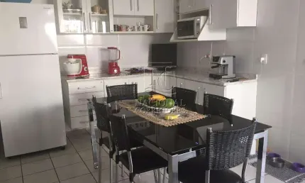 Casa com 3 dormitórios à venda, 245 m² por R$ 720.000,00 - Vila Camilópolis - Santo André/SP