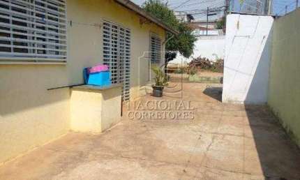 Terreno de esquina à venda na Vila Lucinda com casa habitável – 8x30