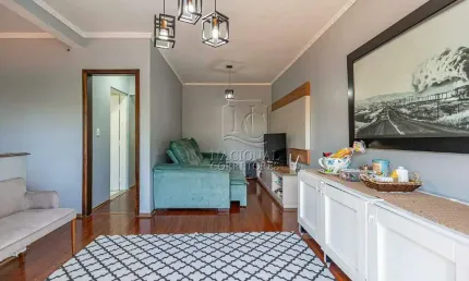 Sobrado a venda no bairro Parque Jaçatuba em Santo André. Sendo 226 m² de área construída